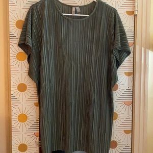 ASOS curve sage green short sleeve plisse blouse
